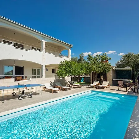 4 Bedroom Amazing In Kastel Novi Holiday home