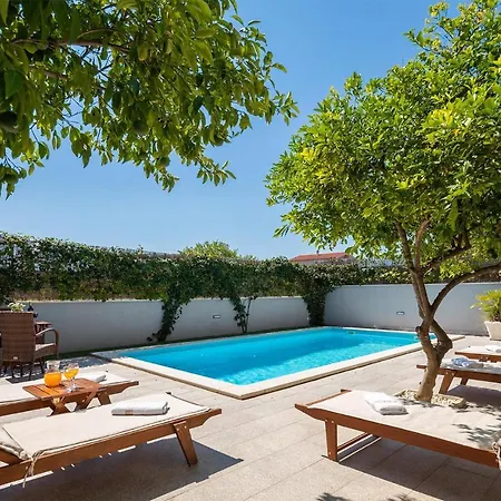 Holiday home 4 Bedroom Amazing In Kastel Novi