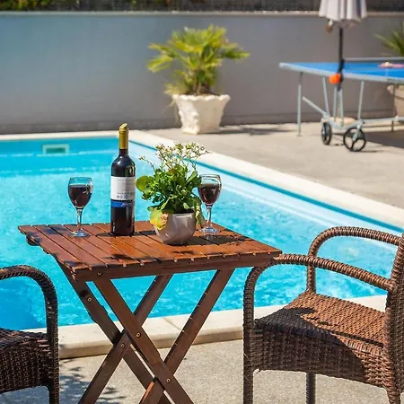 4 Bedroom Amazing In Kastel Novi Holiday home