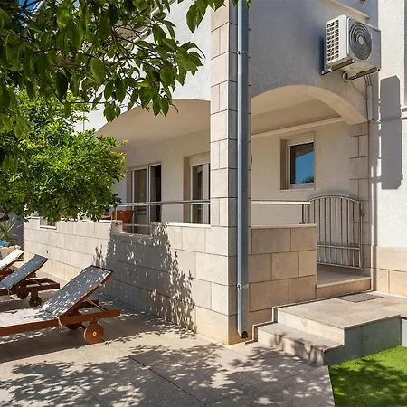 4 Bedroom Amazing In Kastel Novi *