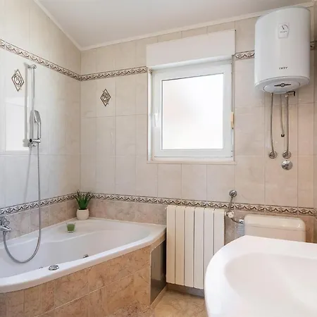 4 Bedroom Amazing In Kastel Novi