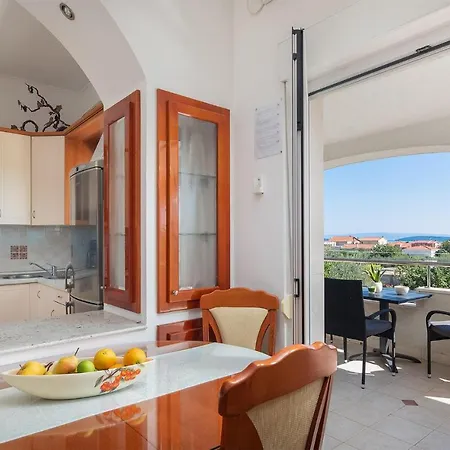 4 Bedroom Amazing In Kastel Novi *