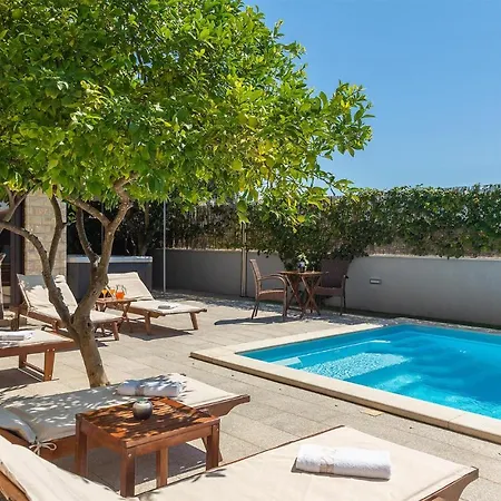 4 Bedroom Amazing In Kastel Novi